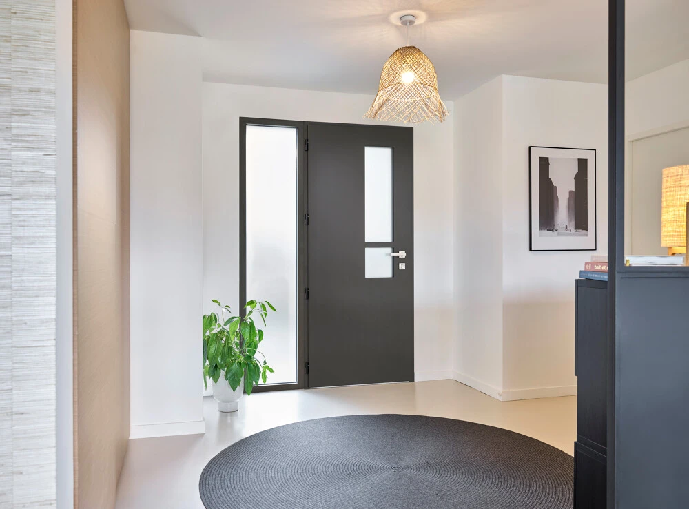 K Line KL EMOTION AMB CUBIC INT 44724 1000px